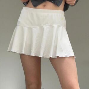 white nike tennis skirt with built in shorts